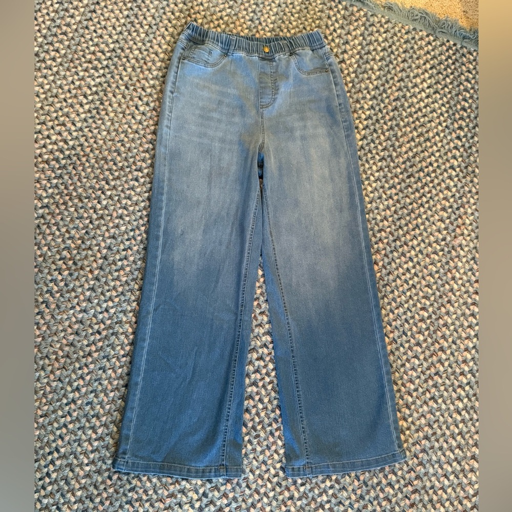 Classic Wide-Leg Women's Jeans in Washed Blue